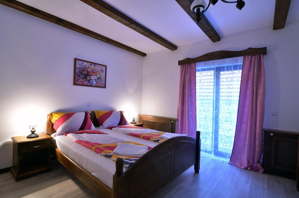 Casa Stefania Hotel Tălmaciu Quarto foto